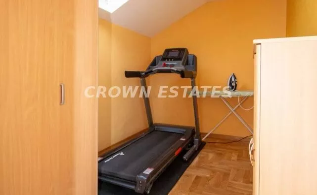 Četvoroiposoban stan | 4zida