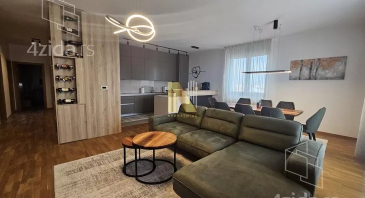 Četvoroiposoban stan | 4zida