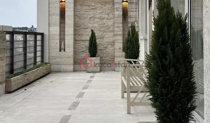 Četvoroiposoban stan | 4zida