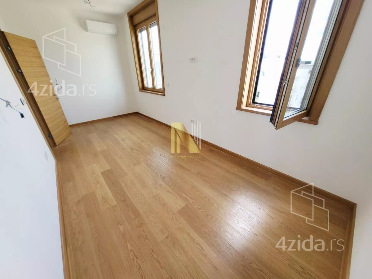Četvoroiposoban stan | 4zida
