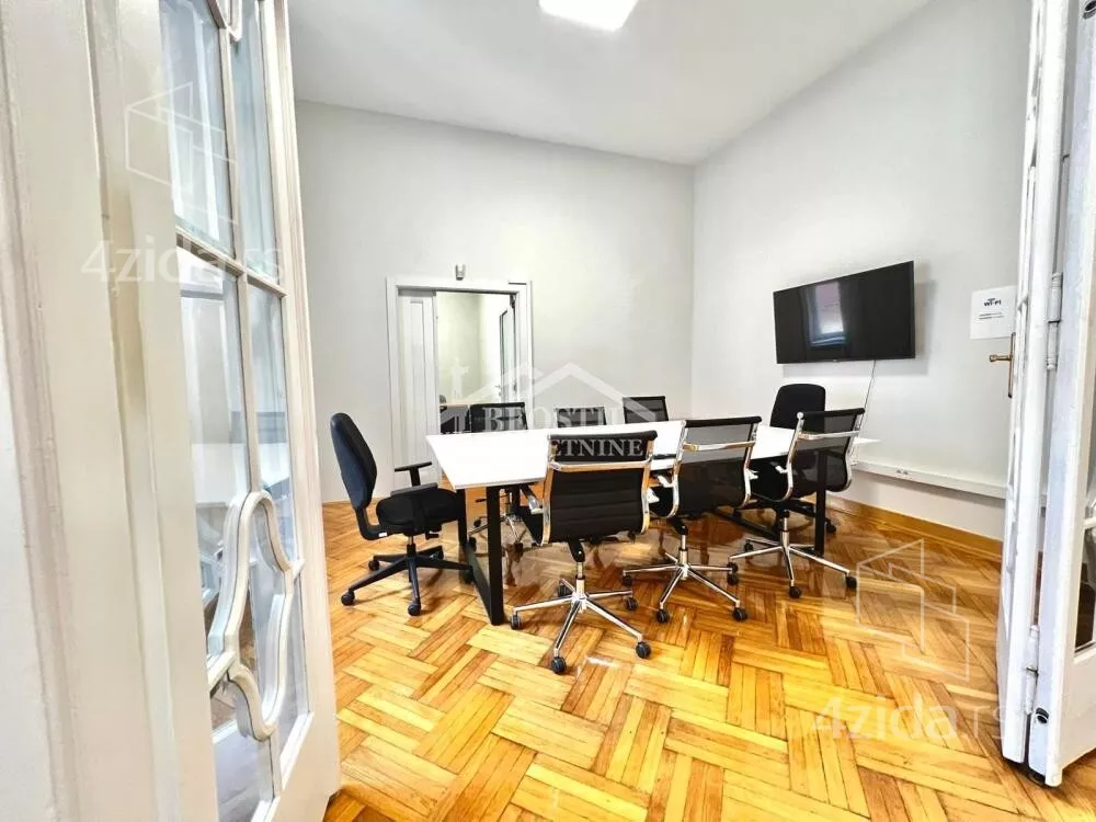 Šestoiposoban stan | 4zida