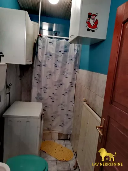 DEVET JUGOVIĆA | 4zida.rs