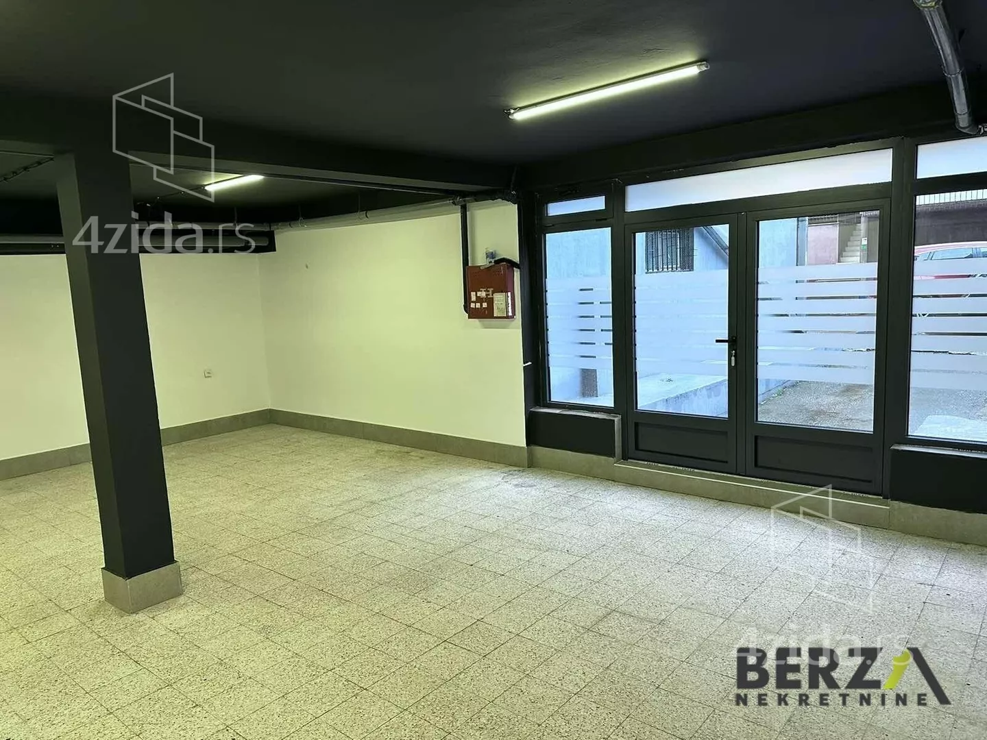Poslovni prostor | 4zida