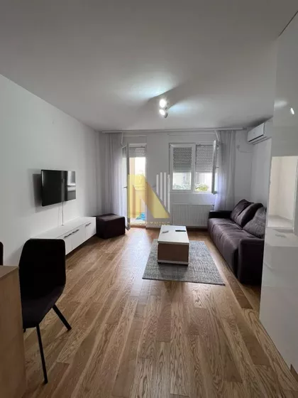 Bulevar Patrijarha Pavla (Somborski Bulevar) | 4zida.rs