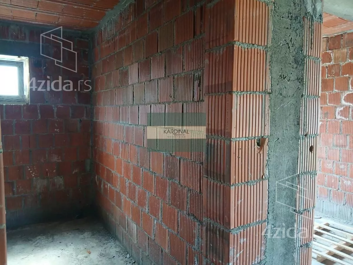 Plac | 4zida