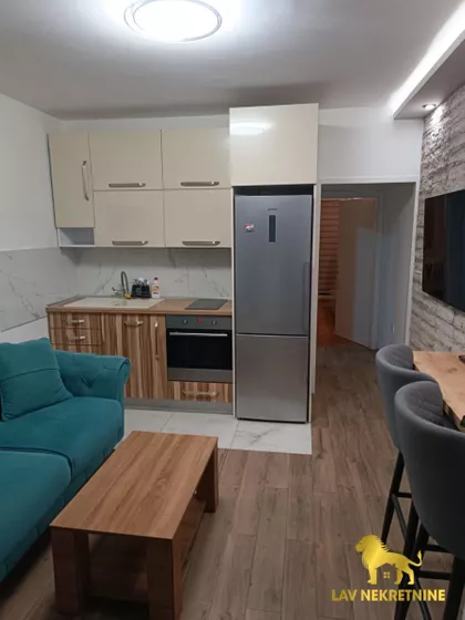 BULEVAR CARA LAZARA | 4zida.rs