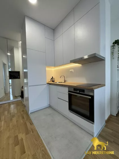 KOSANČIĆ IVANA | 4zida.rs