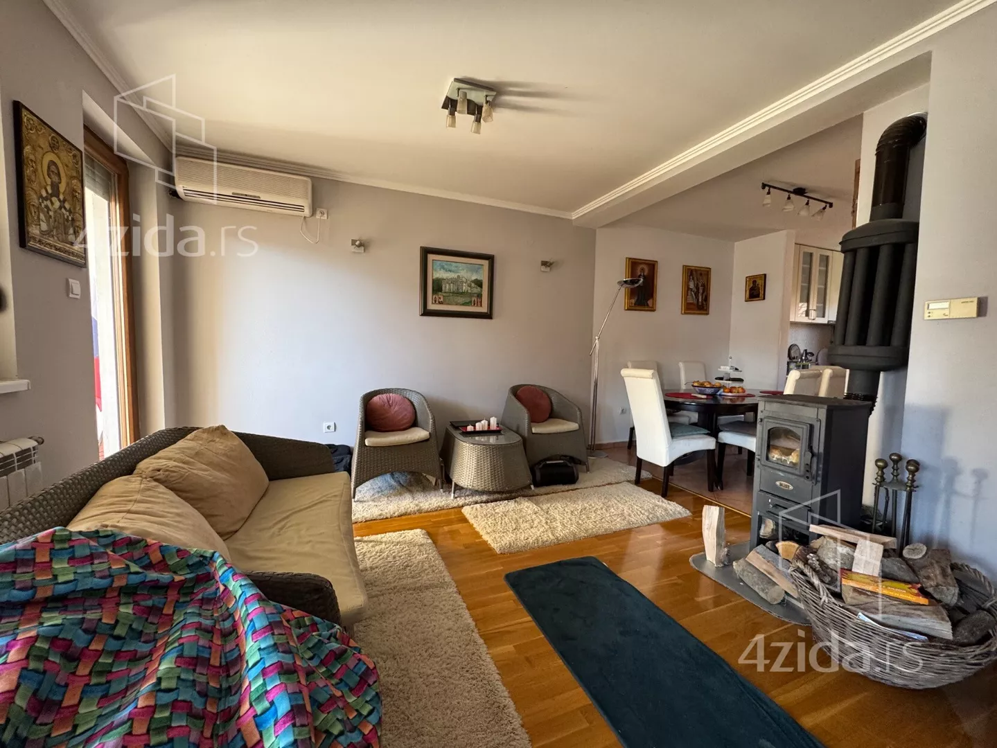 Petoiposoban stan | 4zida