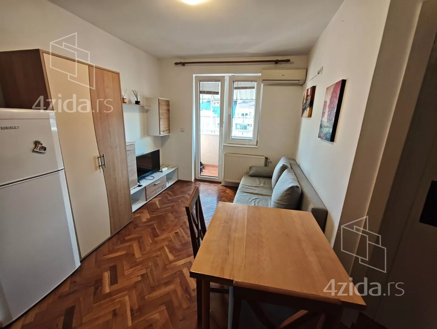 Jednoiposoban stan | 4zida