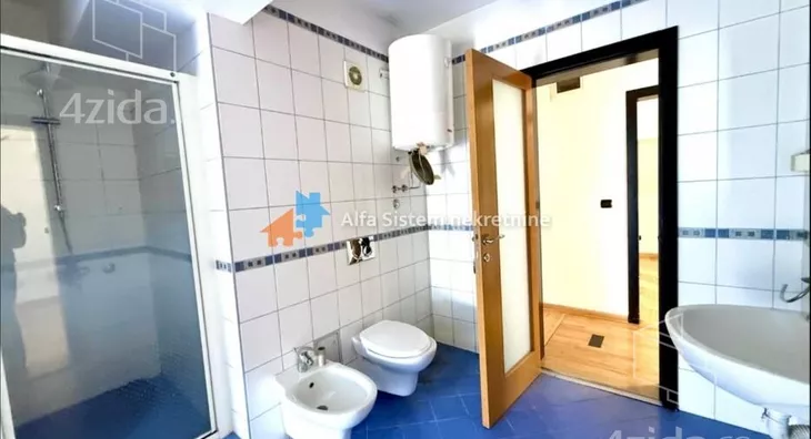 Šestosoban stan | 4zida