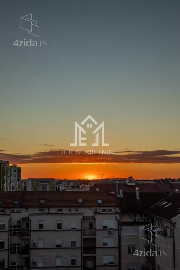 Šestosoban stan | 4zida