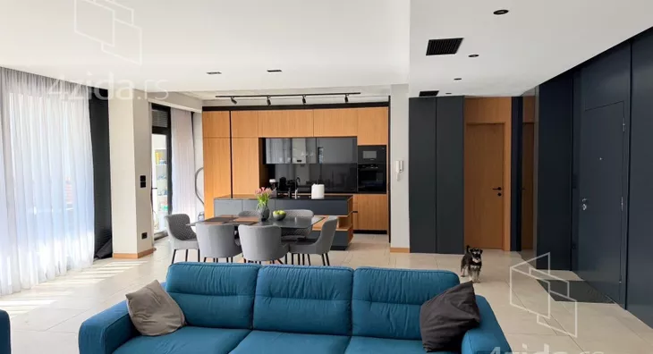 Petosoban stan | 4zida