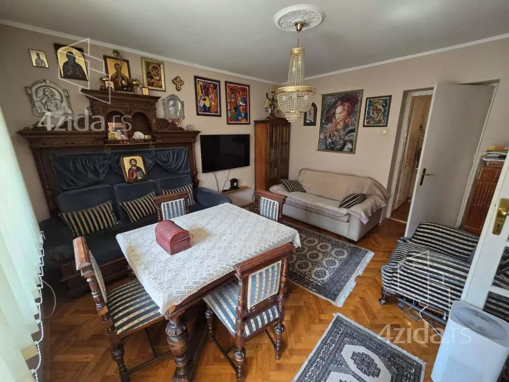 Troiposoban stan | 4zida