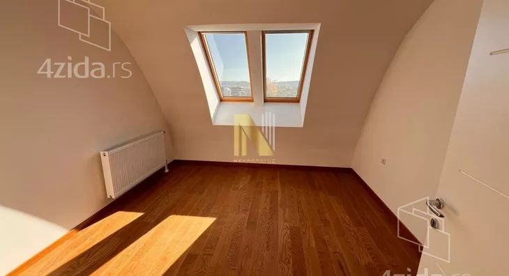 Šestosoban stan | 4zida