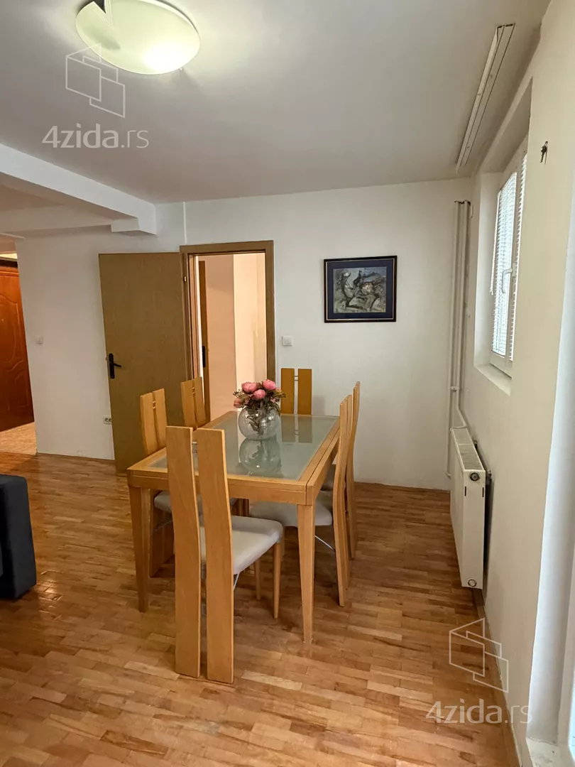 Petosoban stan | 4zida