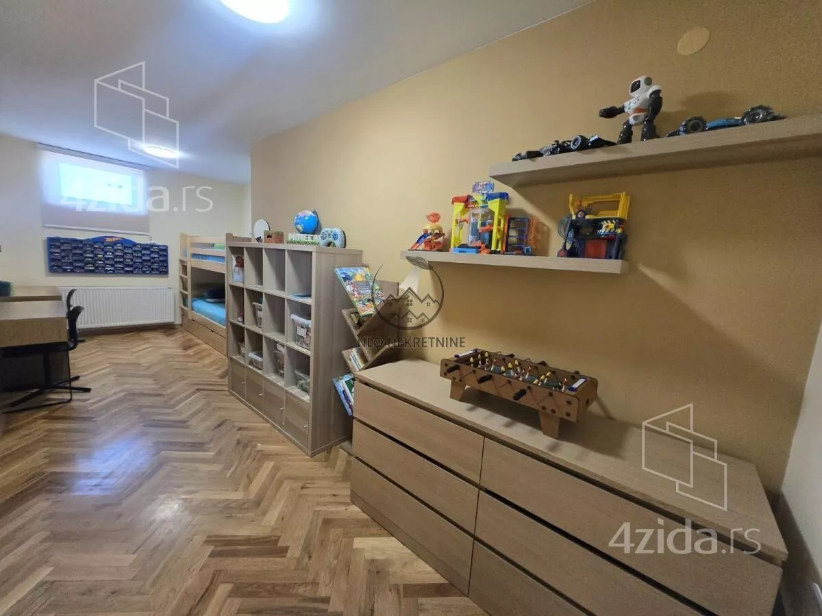 Troiposoban stan | 4zida