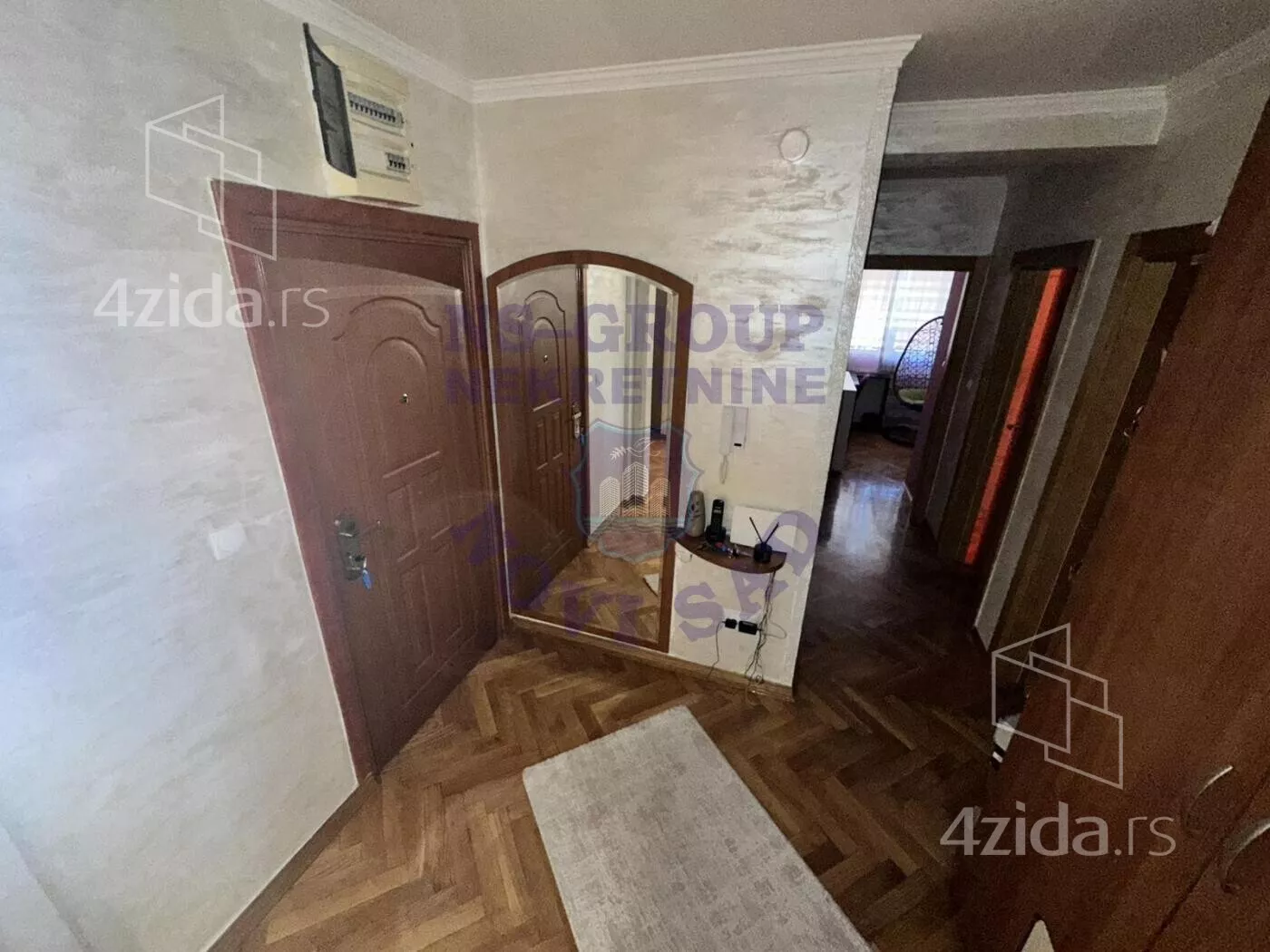 Troiposoban stan | 4zida