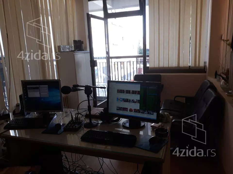 Lokal | 4zida