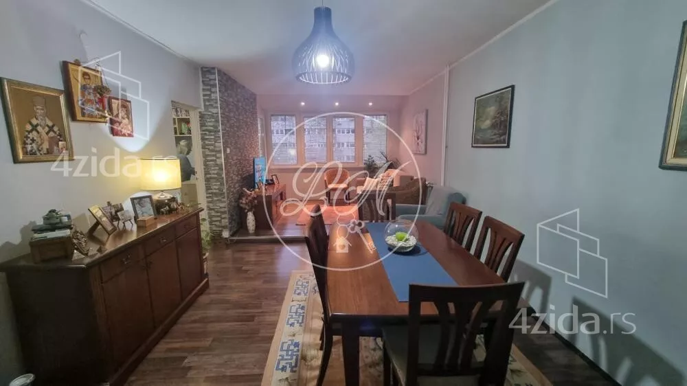 Dvoiposoban stan | 4zida