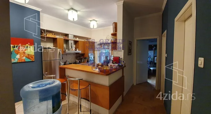 Petoiposoban stan | 4zida