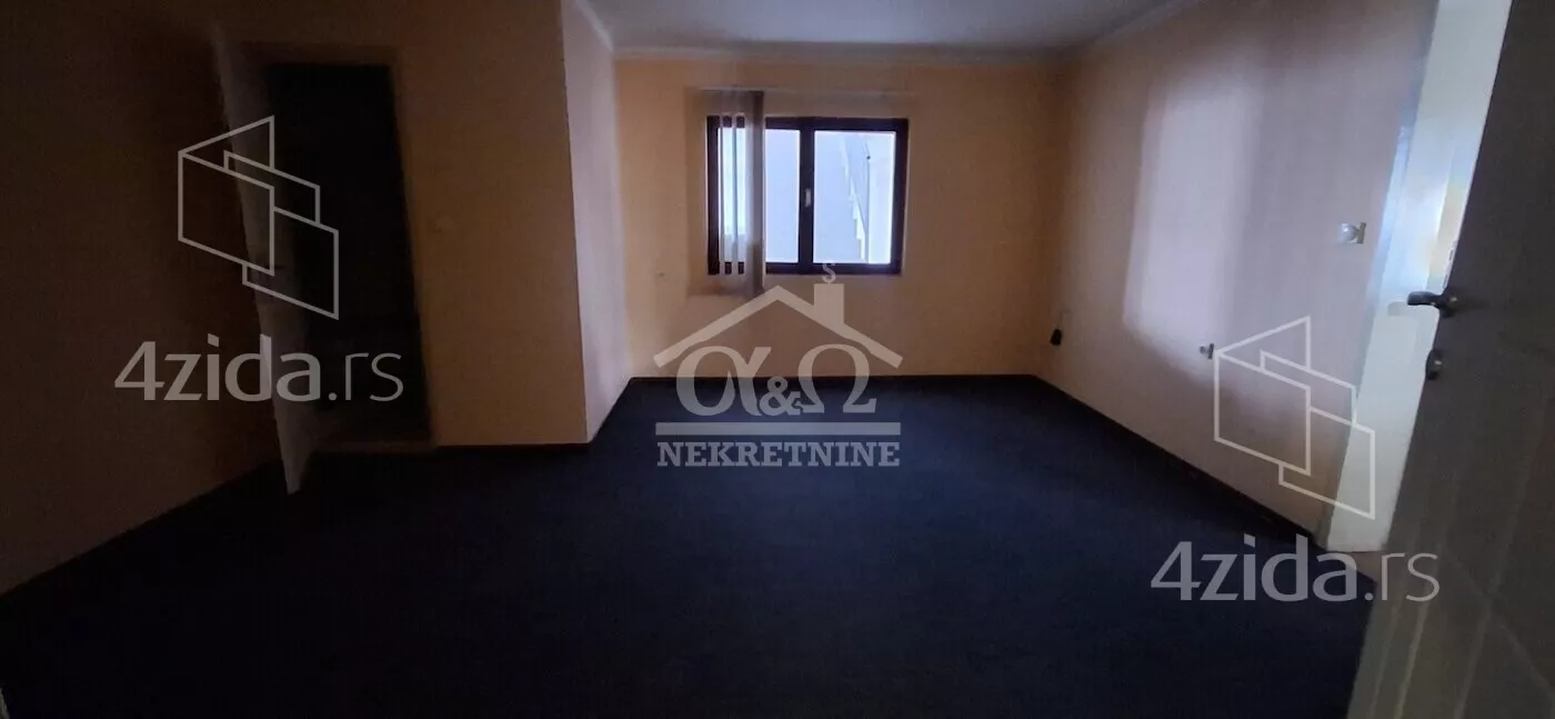 Poslovna zgrada | 4zida