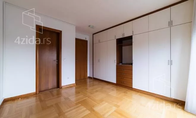 4-etažna kuća | 4zida