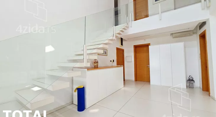 Sedmosoban stan | 4zida