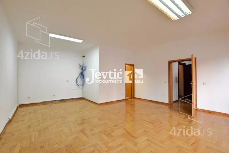 5-etažna kuća | 4zida