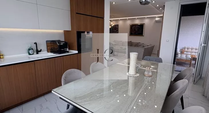 Petosoban stan | 4zida