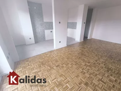 Cara Dušana | 4zida.rs