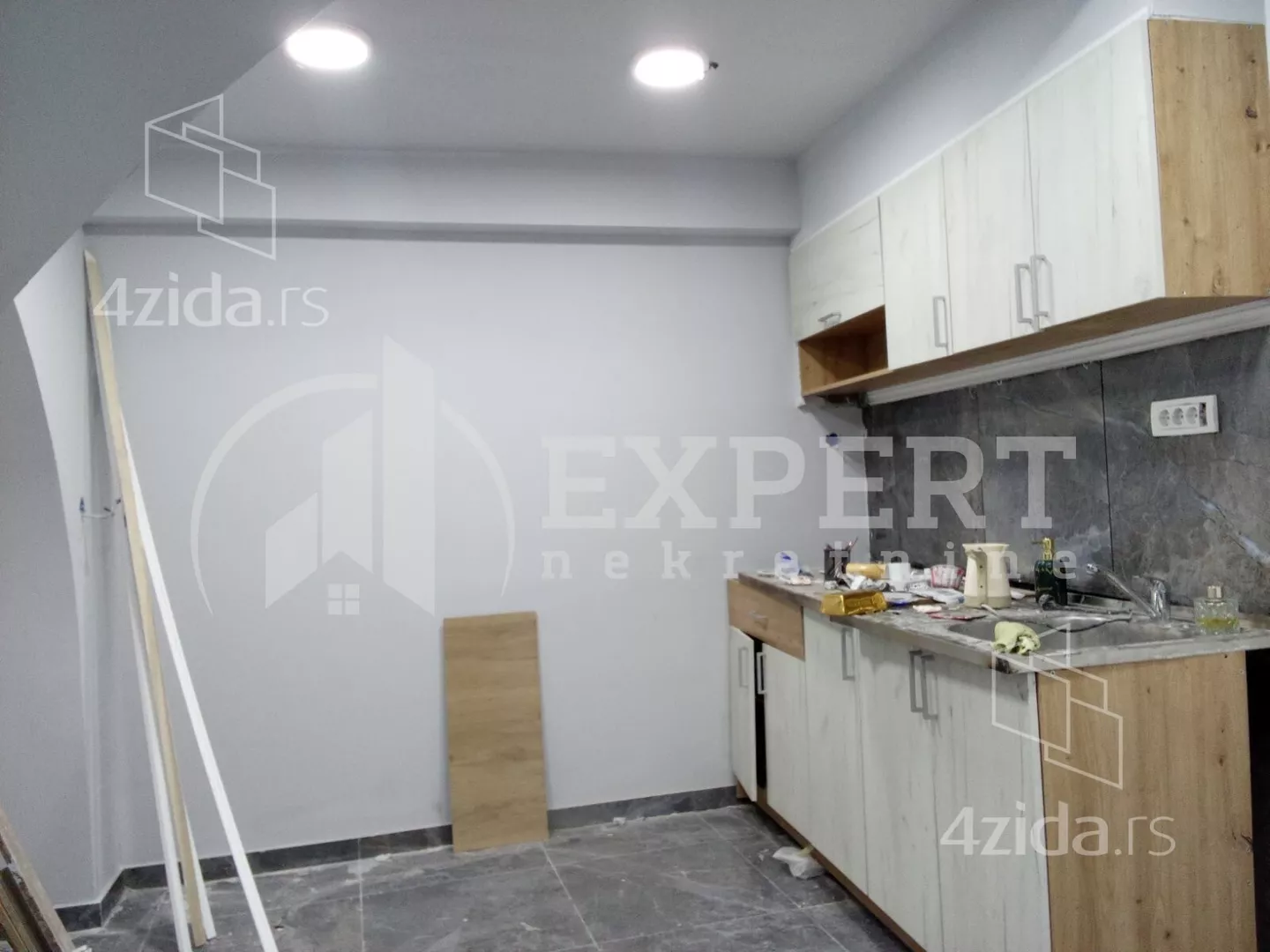 Lokal | 4zida
