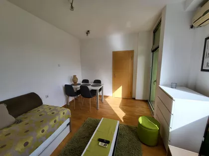 Dom Zdravlja | 4zida.rs