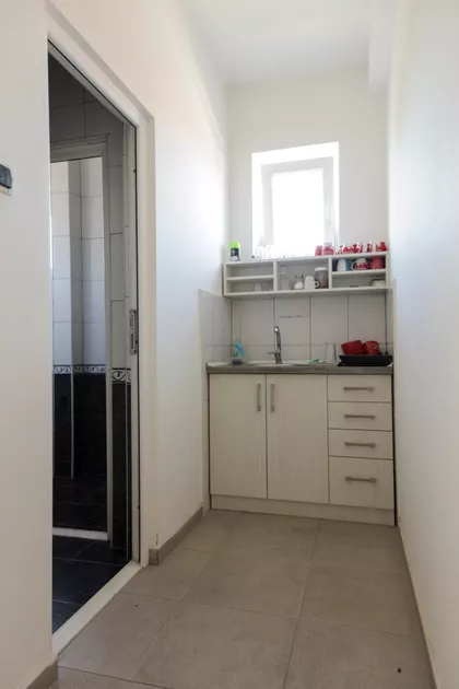 Železnička 12b | 4zida.rs