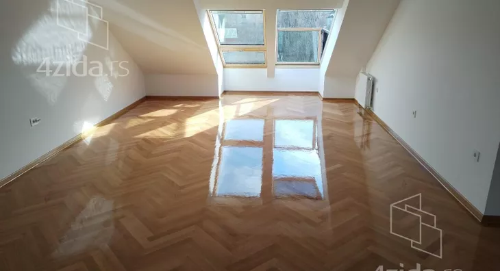 Četvoroiposoban stan | 4zida