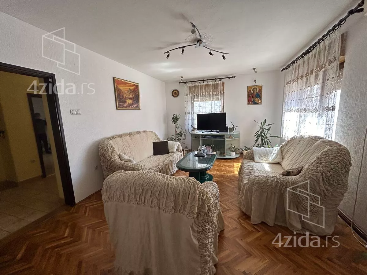 3-etažna kuća | 4zida
