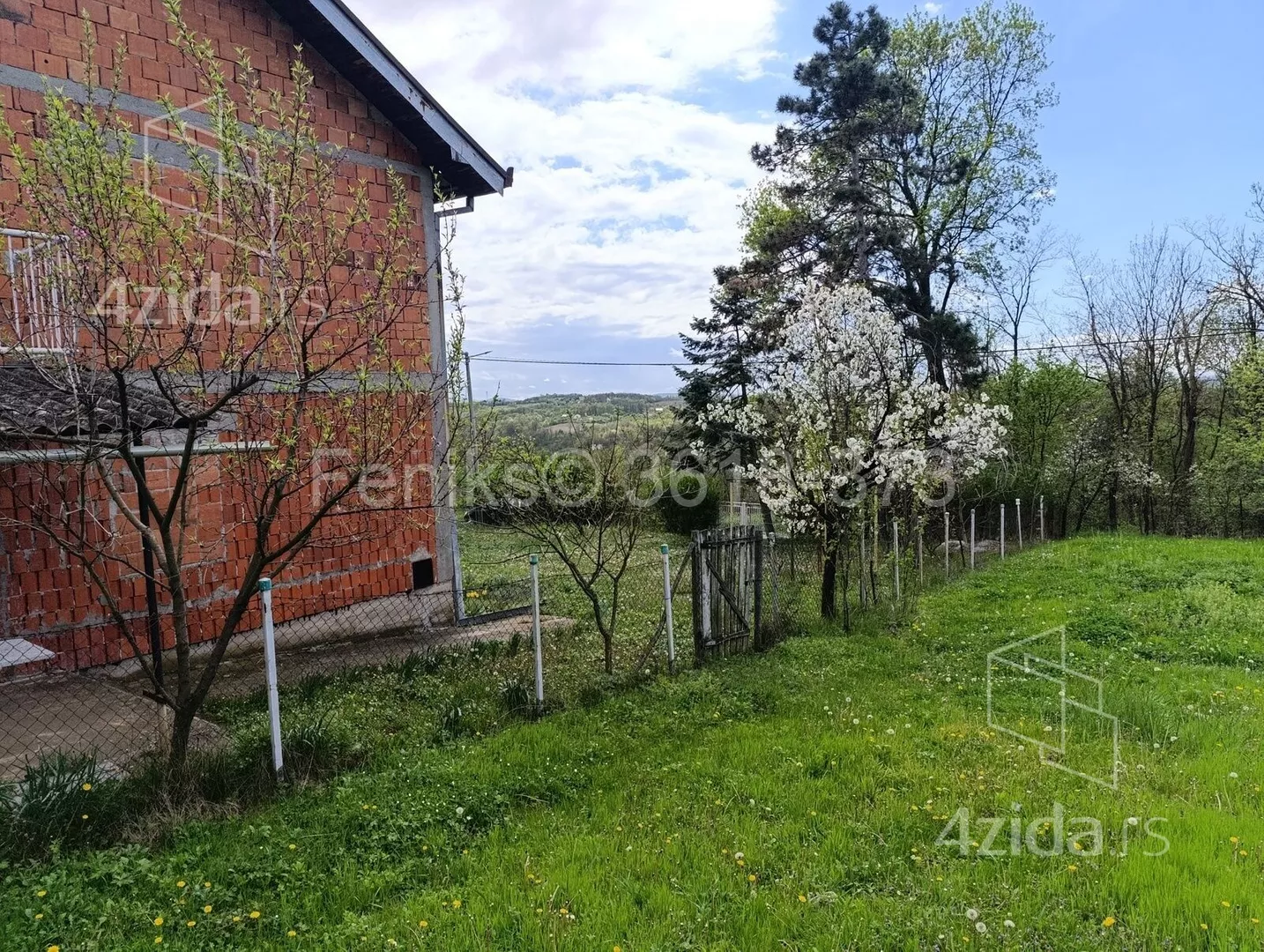 Plac | 4zida