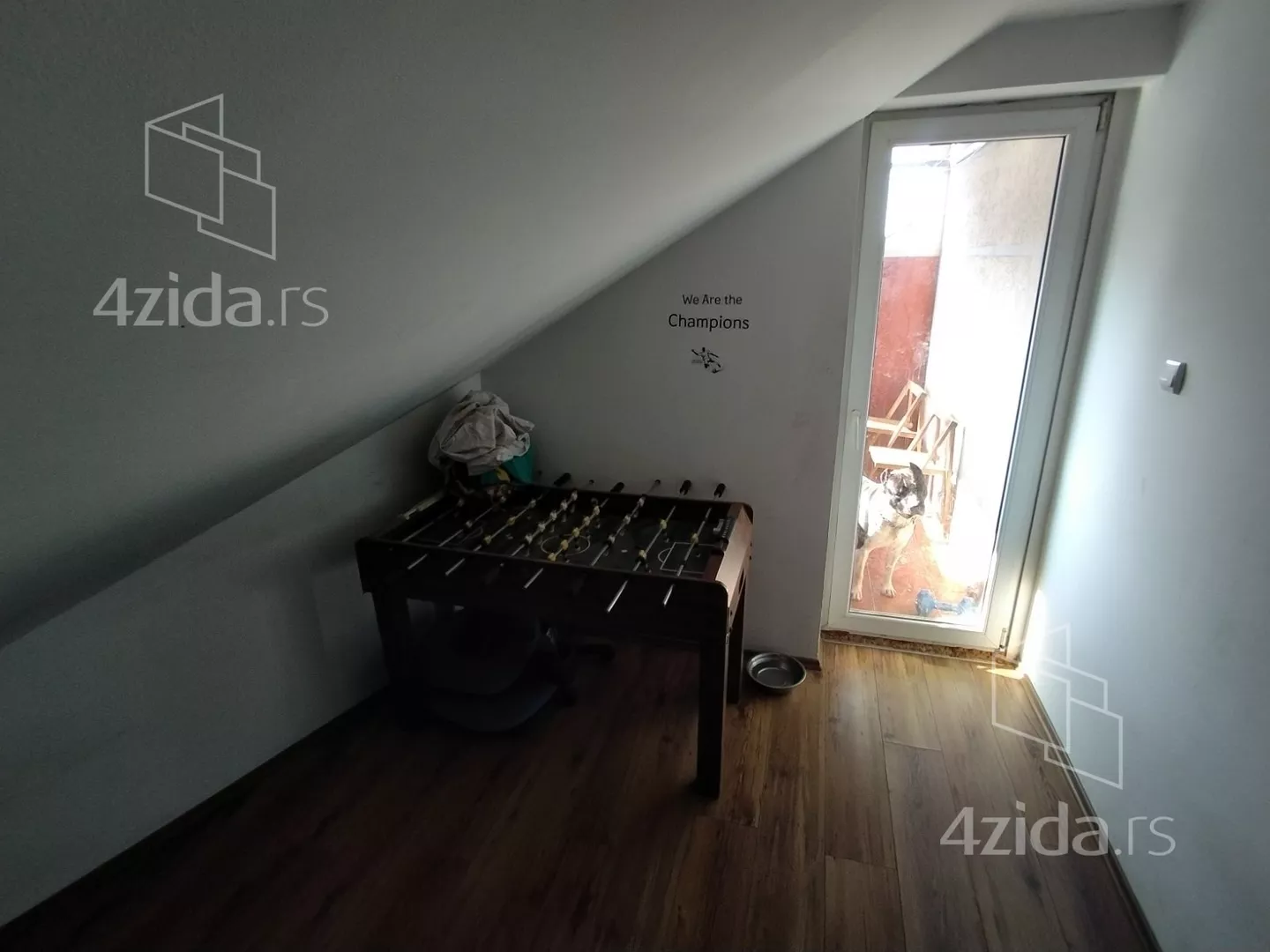 Petosoban stan | 4zida