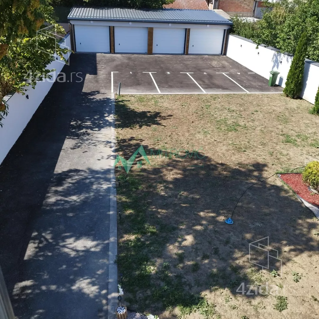 Šestosoban stan | 4zida