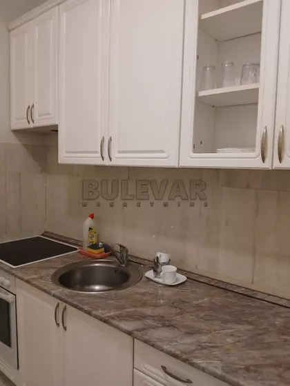 Obrenovićeva | 4zida.rs