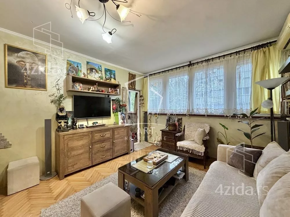 Troiposoban stan | 4zida