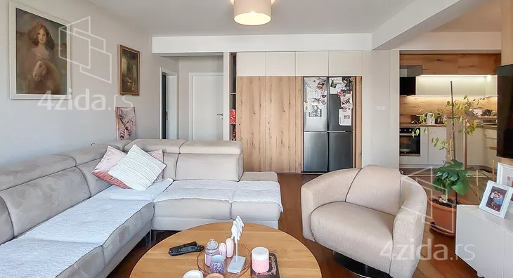 Petosoban stan | 4zida