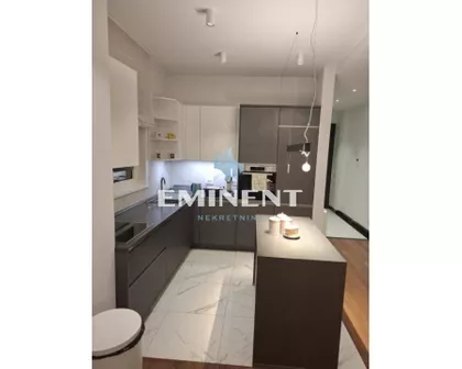 Baba Višnjina | 4zida.rs