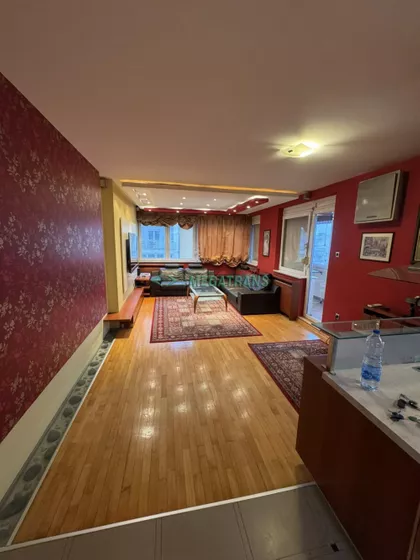 Bulevar Cara Lazara | 4zida.rs