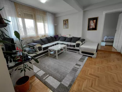 Sretena Mladenovića Mike | 4zida.rs