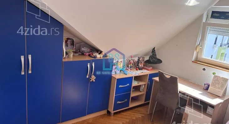 Troiposoban stan | 4zida