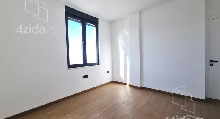 Četvoroiposoban stan | 4zida