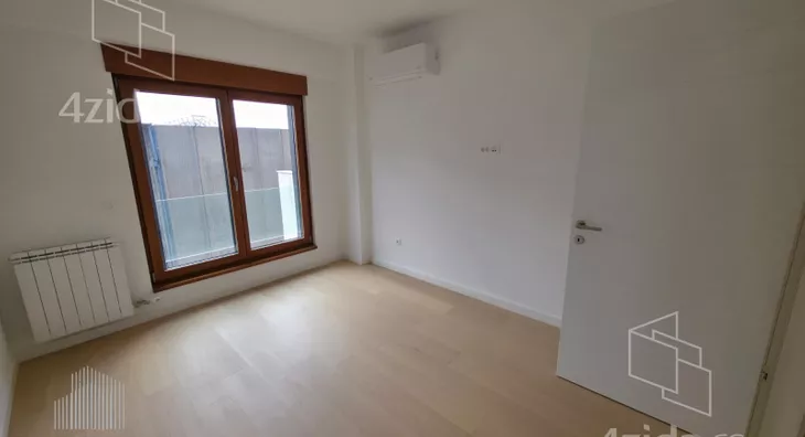 Četvoroiposoban stan | 4zida