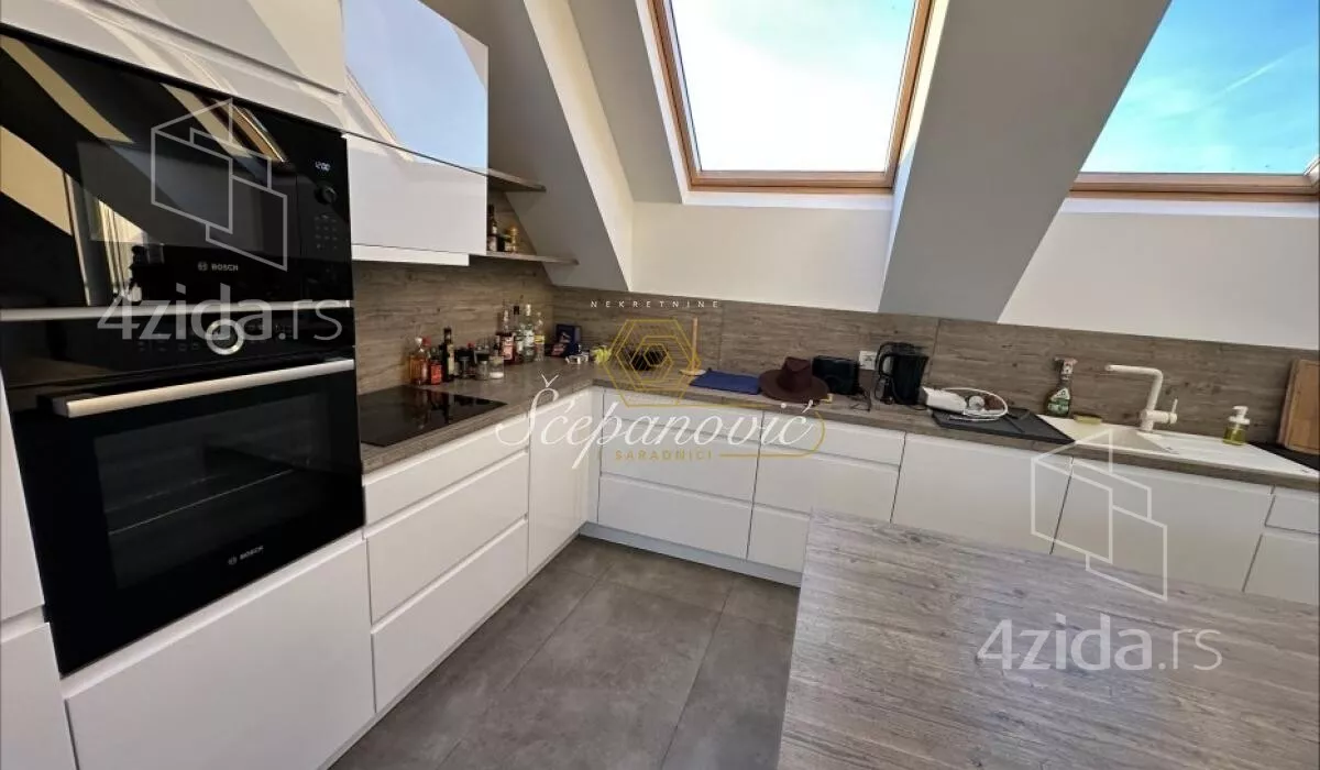 Petosoban stan | 4zida