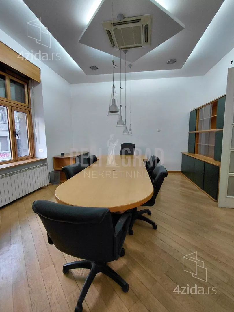 Šestosoban stan | 4zida