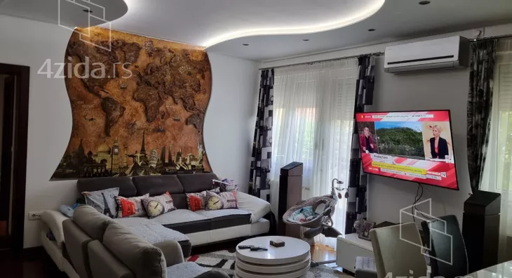 Četvoroiposoban stan | 4zida